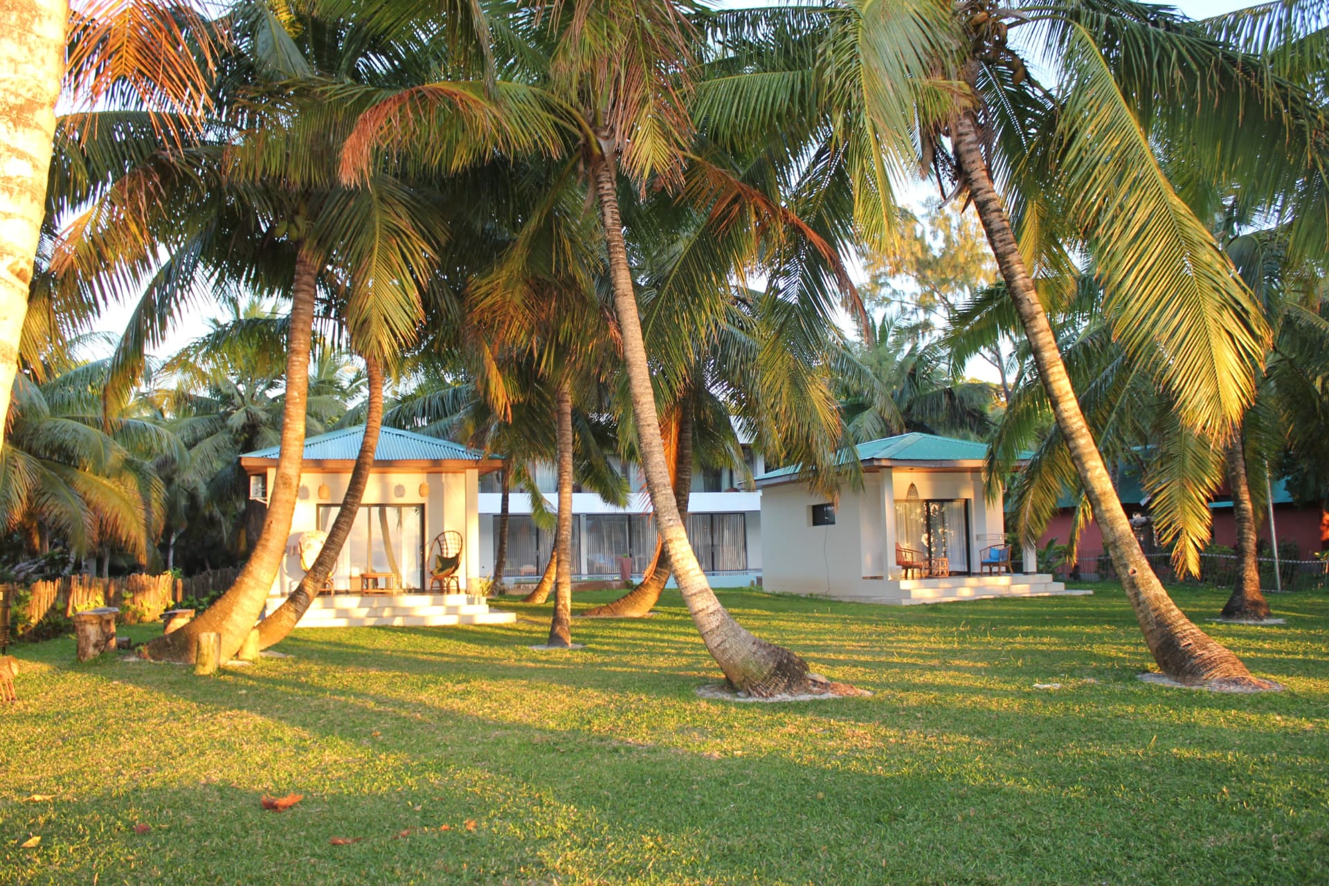 The bungalows with verandas directly accessing the beach